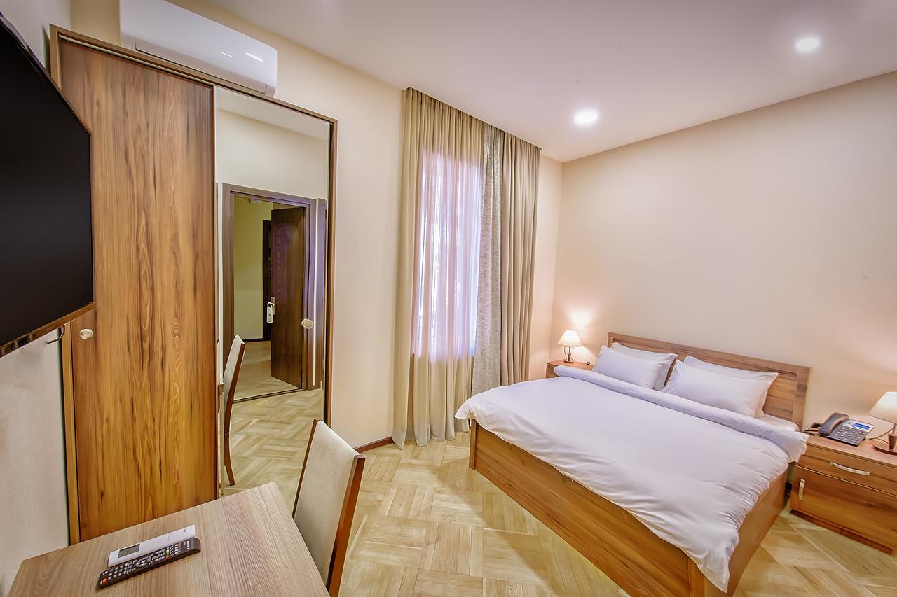 Green Corner Hotel ティビリシ エクステリア 写真