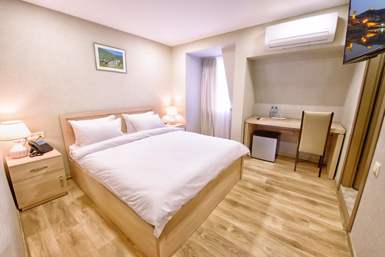 Green Corner Hotel ティビリシ エクステリア 写真