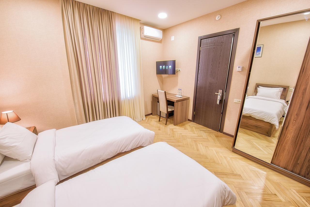 Green Corner Hotel ティビリシ エクステリア 写真